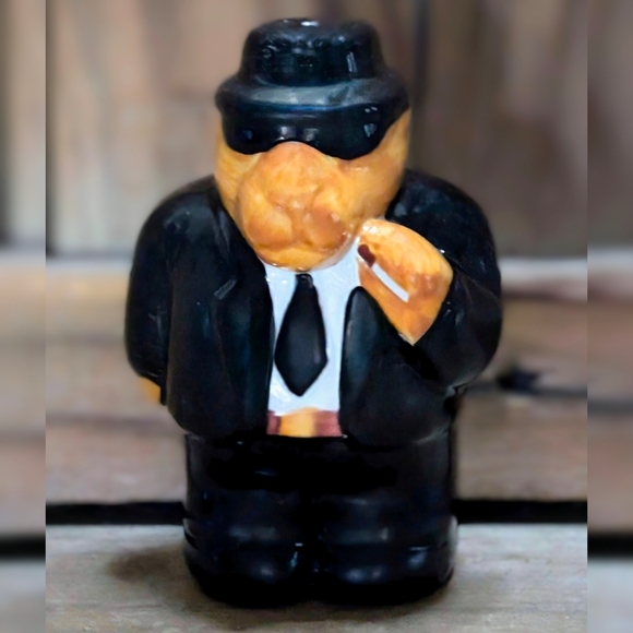 Camel Joe Vintage Salt & Pepper Shakers - Picture 2 of 6